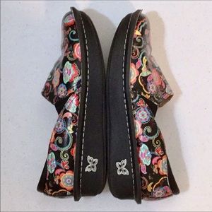 alegria paisley party